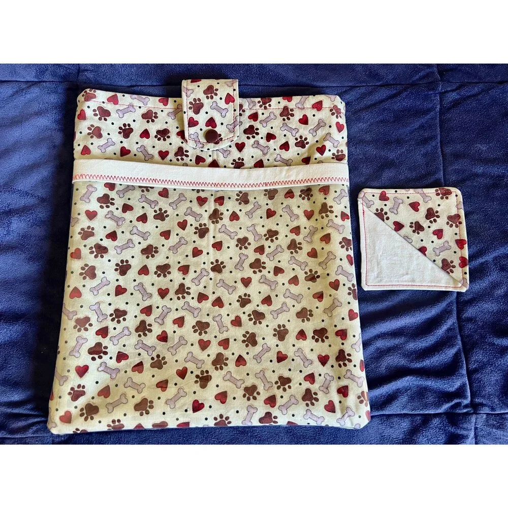 NWOT Pet Lovers Medium Book Sleeve, See Through Front Pocket, Corner Bookmark